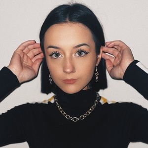 Meet your Posher, Skyler